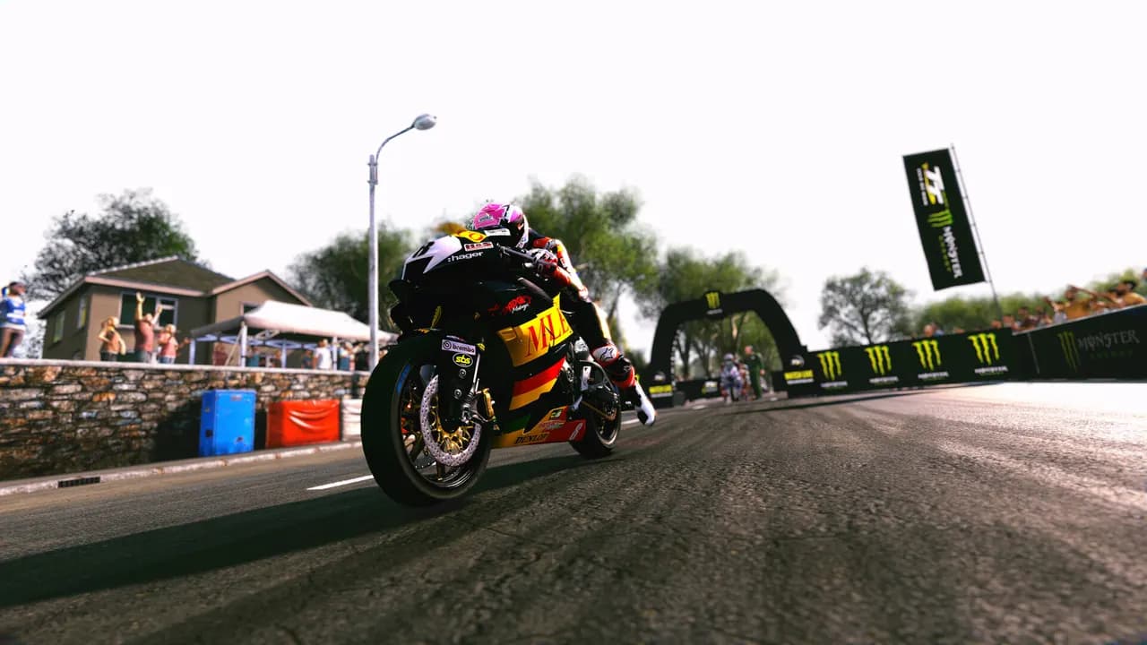 TT ISLE OF MAN RIDE ON THE EDGE 3 Xbox One & Series X/S — zrzut ekranu 2