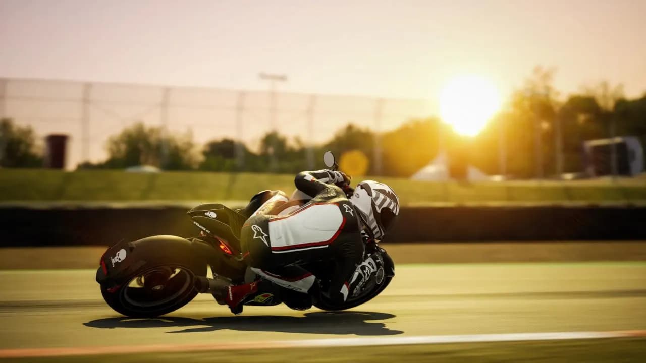 RIDE 4 Xbox One & Series X/S — zrzut ekranu 1 z 6